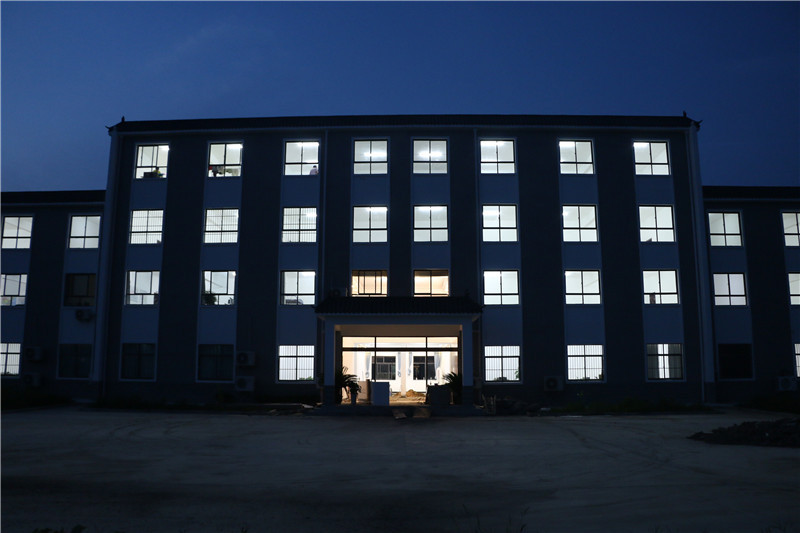 車(chē)用尿素溶液生產(chǎn)加工,汽車(chē)尿素溶液批發(fā),汽車(chē)尿廠家哪家好.jpg