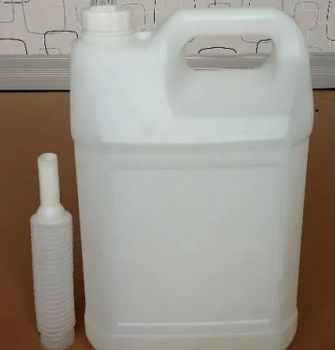 專業(yè)車用尿素溶液.png